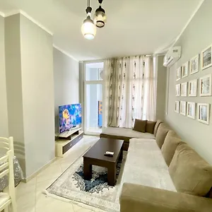 Pleasing Place With Free Parking On Site In Komuna E Parisit Appartamento